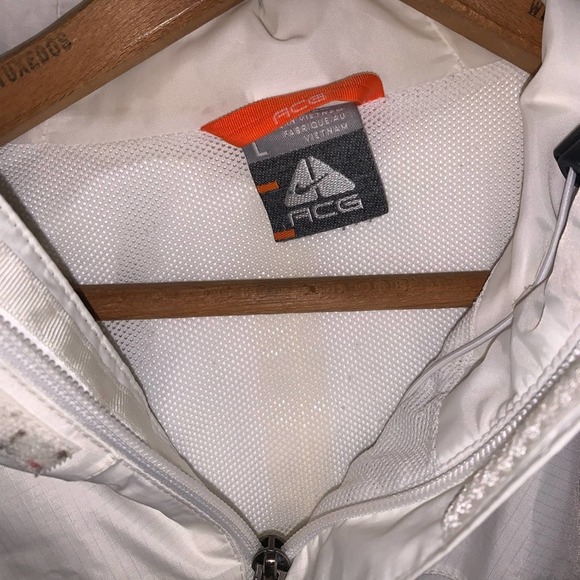 Nike ACG womens white zip up performance jacket size L - Picture 4 of 8